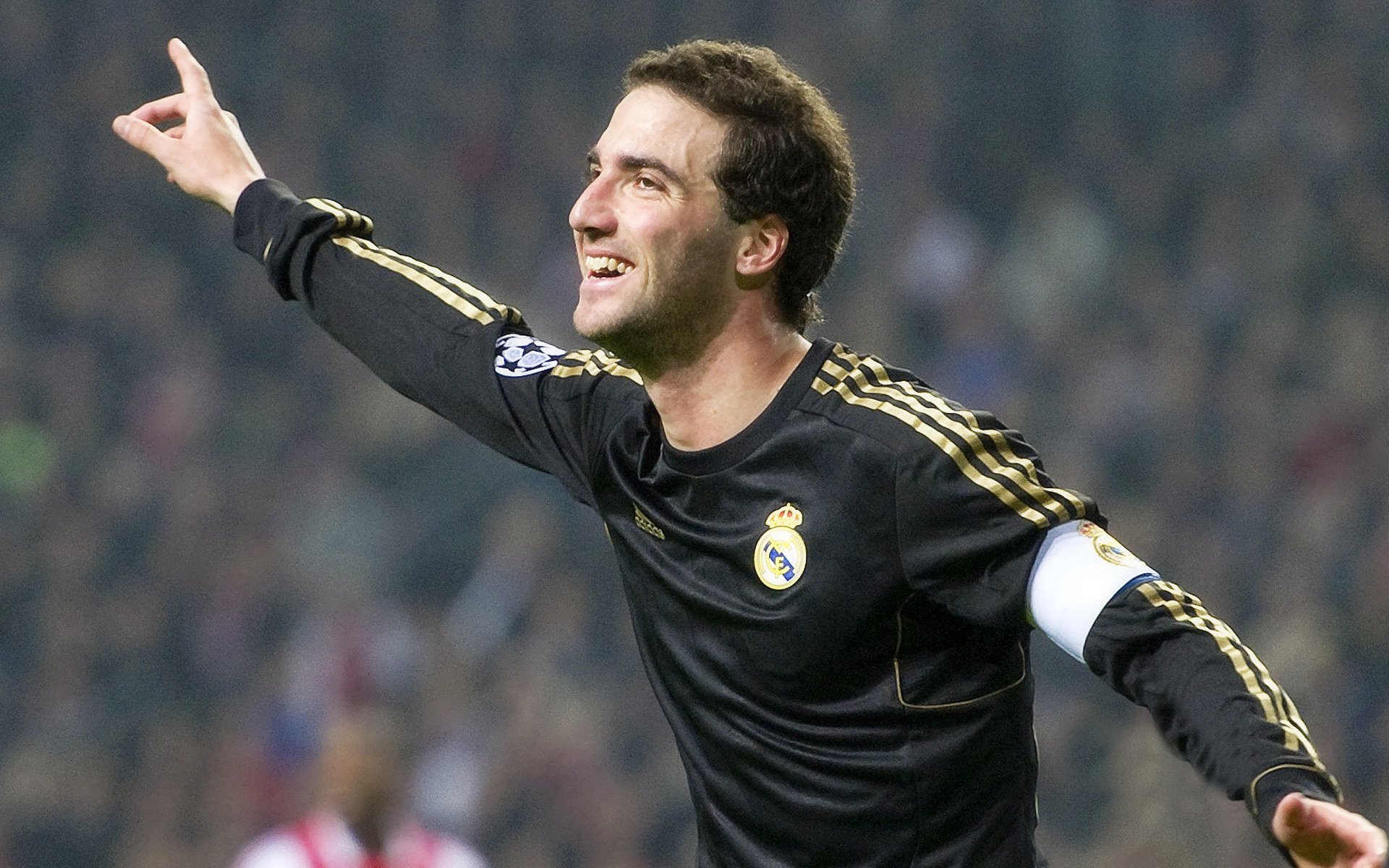 德甲争冠战与森林狼硬仗,跨越万里的胜利共鸣