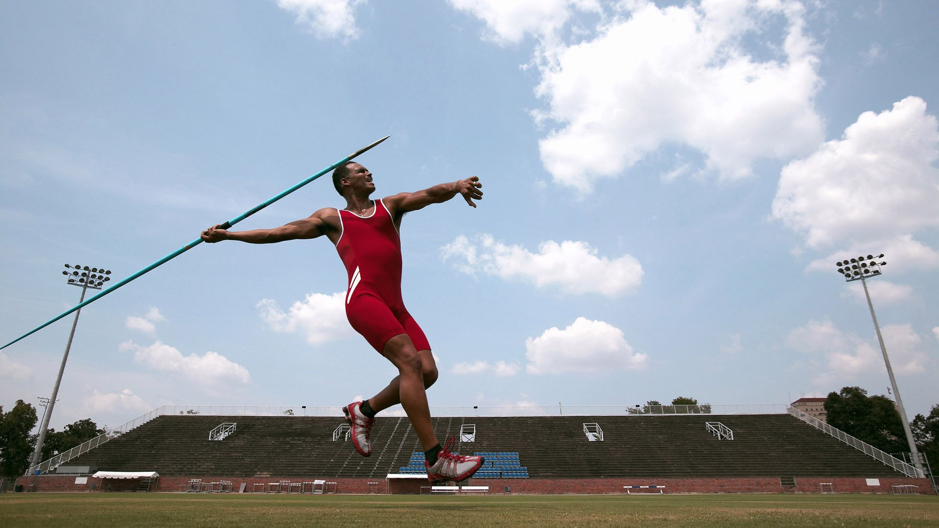 F1年度争冠焦点战，独行侠强势晋级深圳队